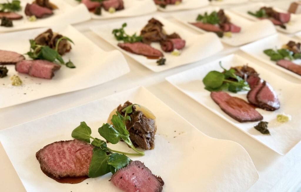 越前福牛のローストビーフと若狭牛モモ肉のローストビーフと若狭牛のしぐれ煮