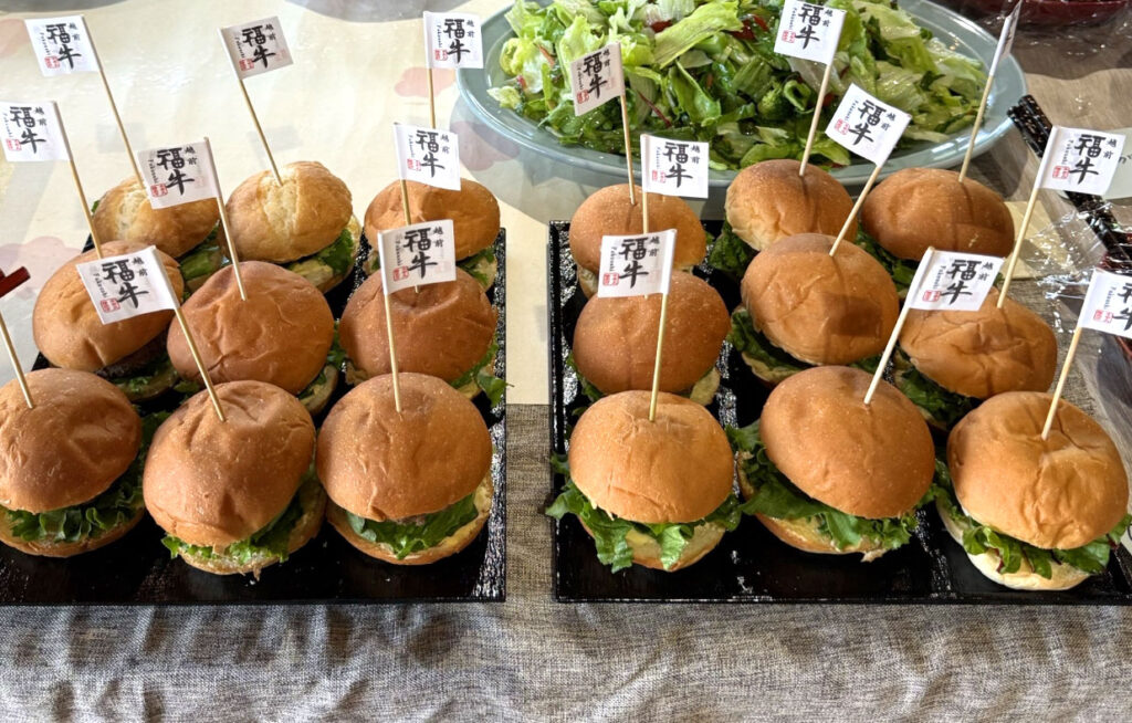 越前福牛100%パティのハンバーガー